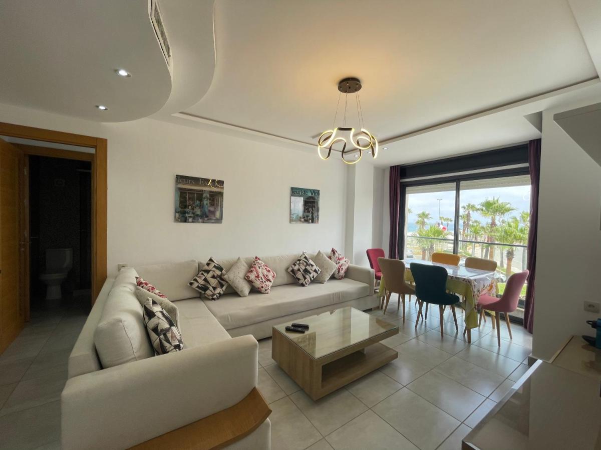 Seafront High Standard Apartment マルティル エクステリア 写真