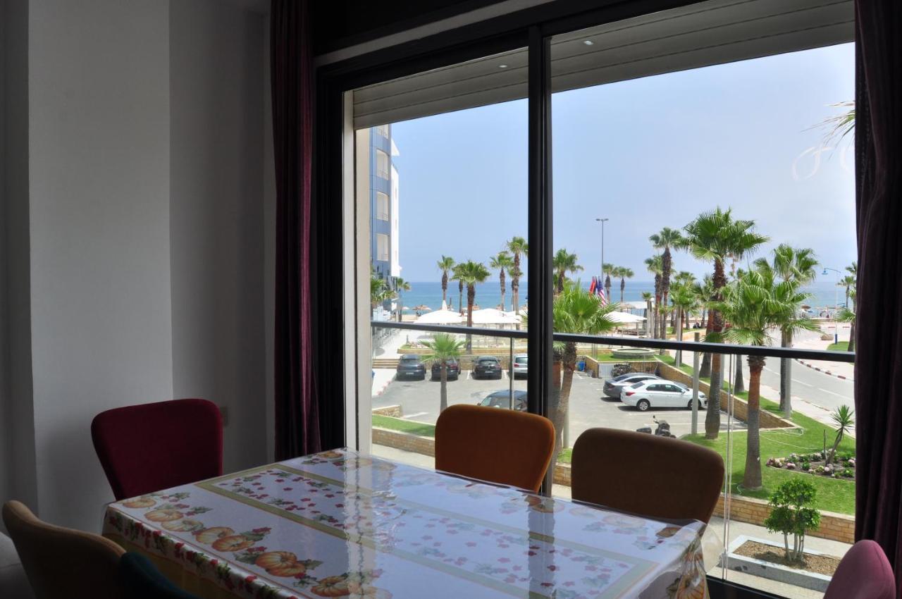 Seafront High Standard Apartment マルティル エクステリア 写真