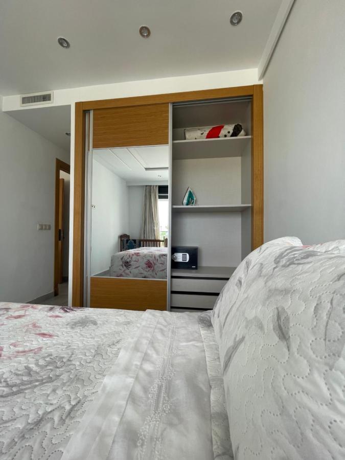 Seafront High Standard Apartment マルティル エクステリア 写真