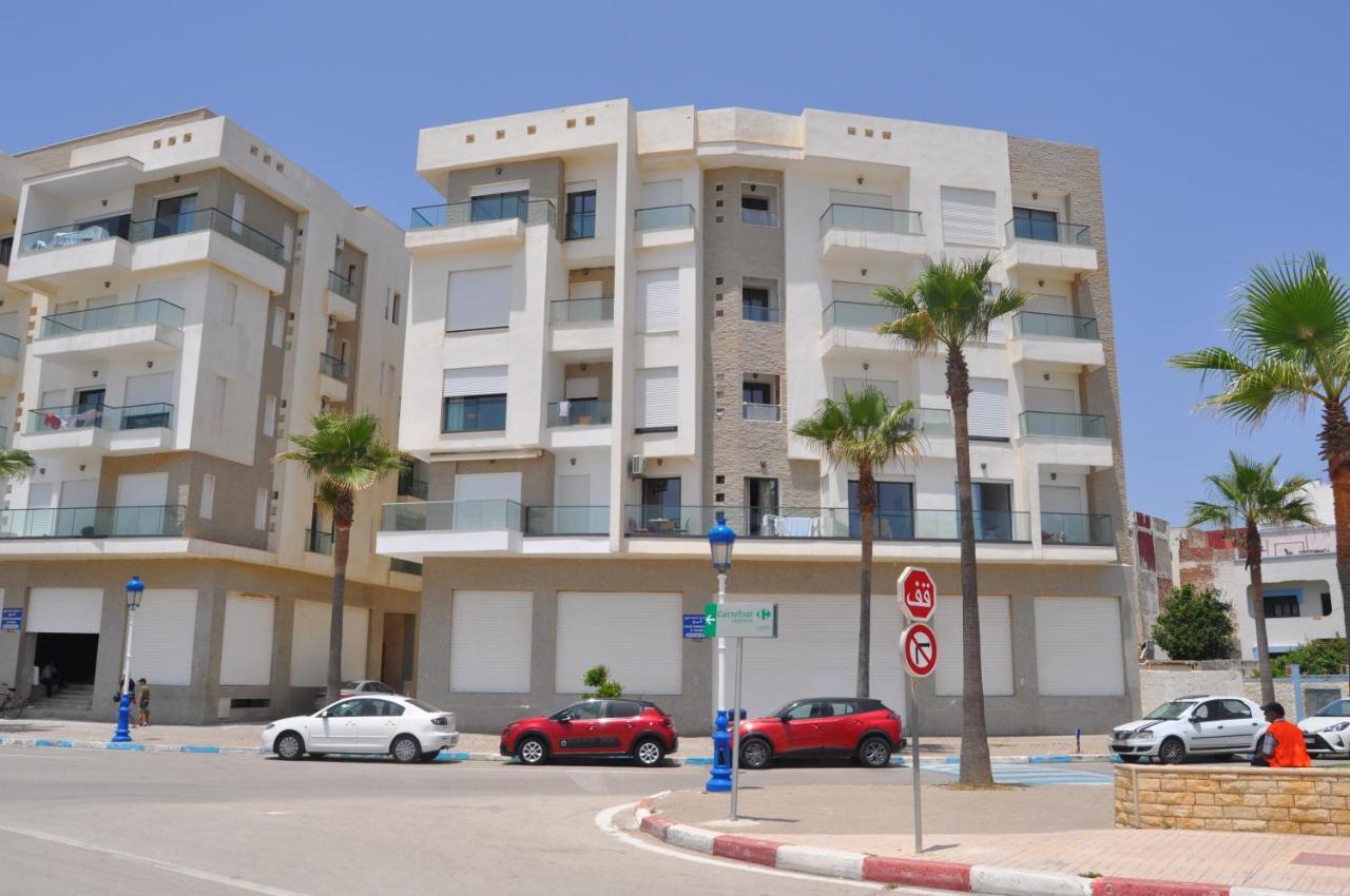 Seafront High Standard Apartment マルティル エクステリア 写真