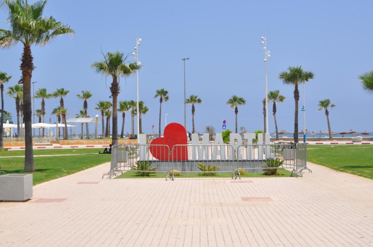 Seafront High Standard Apartment マルティル エクステリア 写真