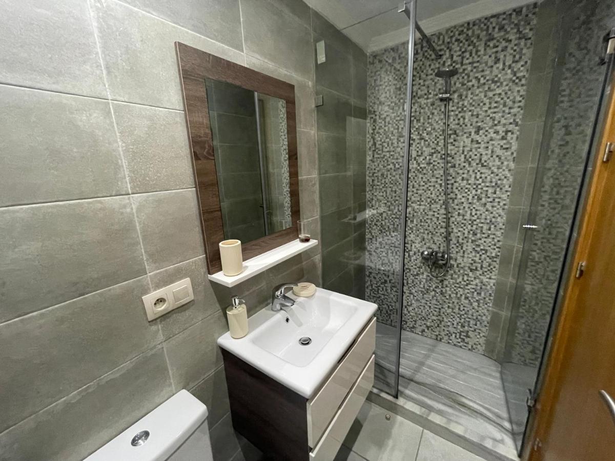 Seafront High Standard Apartment マルティル エクステリア 写真