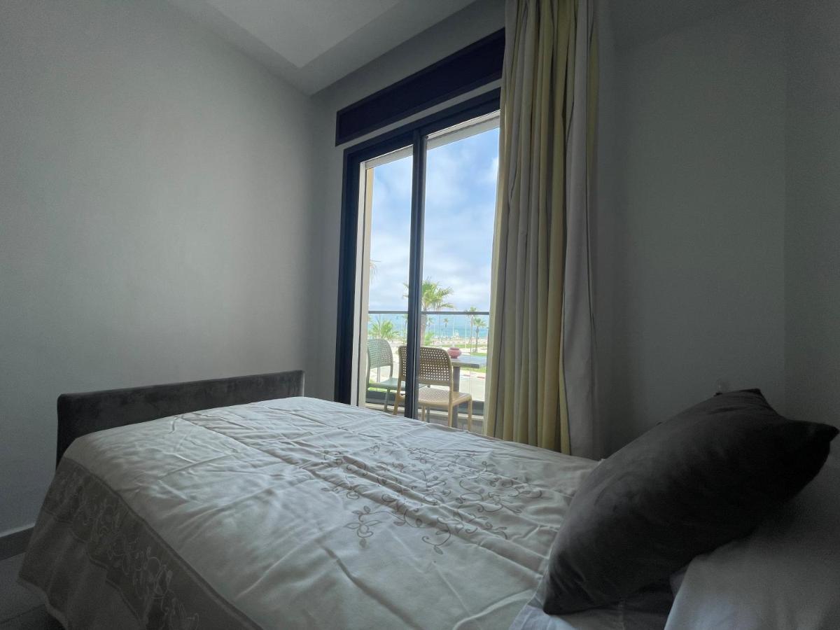 Seafront High Standard Apartment マルティル エクステリア 写真